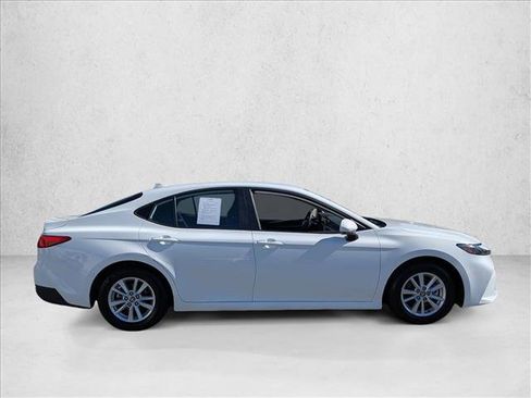 Used 2025 Toyota Camry LE image 4