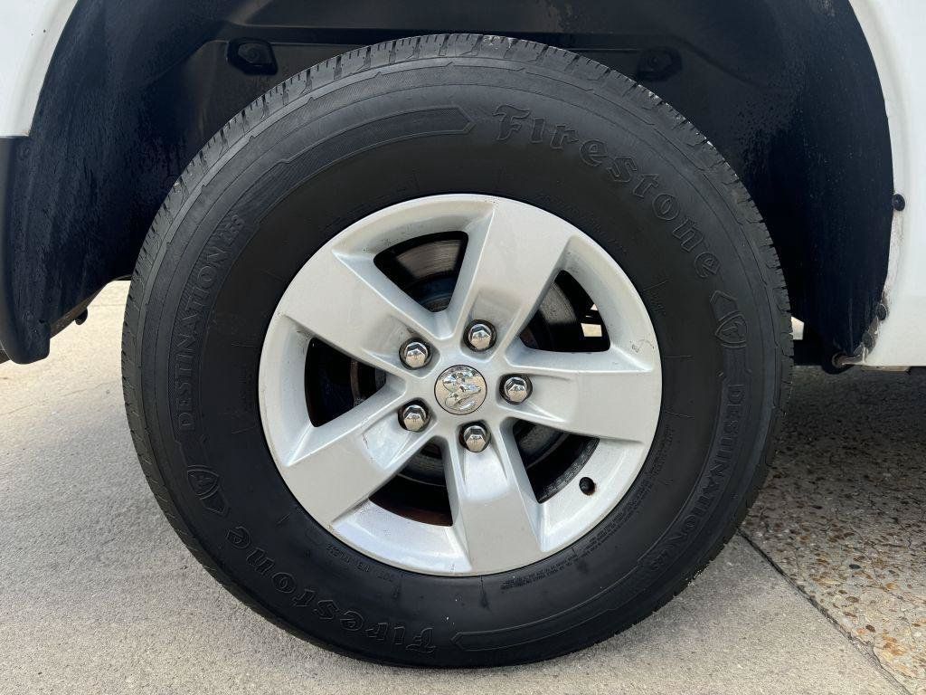 Used 2020 RAM 1500 Tradesman w/ Chrome Plus Package RWD image 9