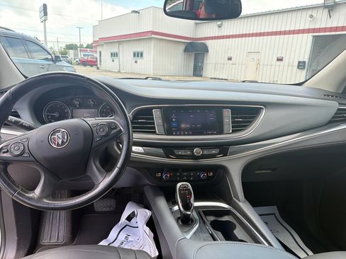 Used 2020 Buick Enclave Essence AWD/4WD image 15