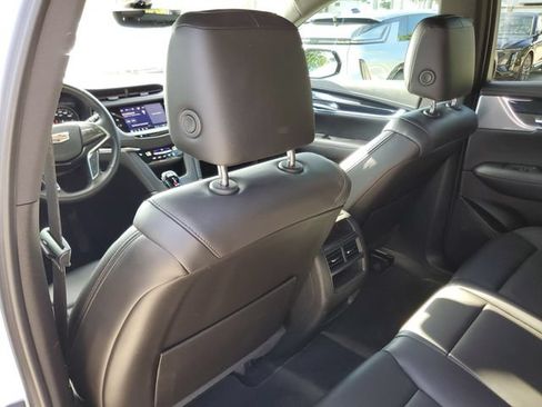 Certified 2024 Cadillac XT5 Premium Luxury w/ Technology Package FWD image 13