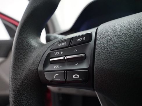 Used 2020 Hyundai Elantra SE w/ Cargo Package (C1) FWD image 17