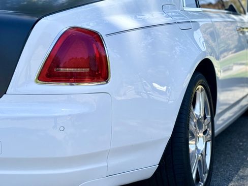 Used 2016 Rolls-Royce Ghost RWD image 16