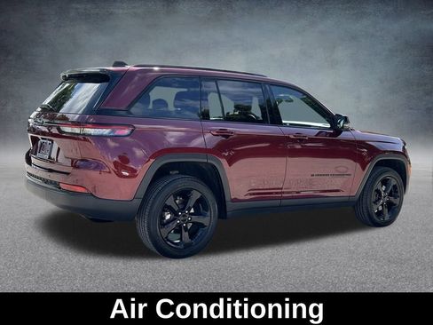 Certified 2024 Jeep Grand Cherokee Altitude image 7