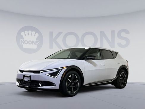 New 2025 Kia EV6 Wind image 1