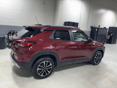 Used 2025 Chevrolet TrailBlazer LT w/ Driver Confidence Package image 8