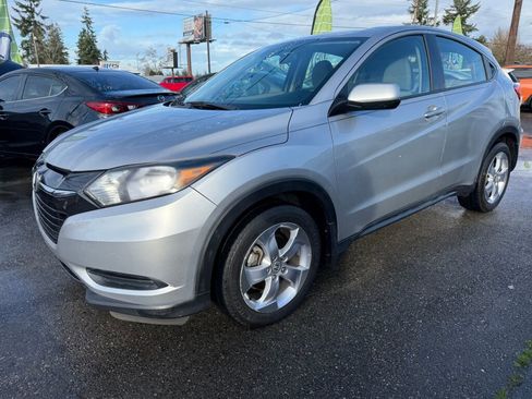 Used 2016 Honda HR-V LX image 9