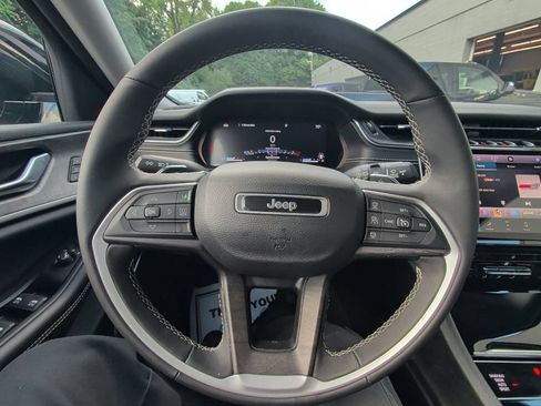 Used 2023 Jeep Grand Cherokee L Limited AWD/4WD image 22