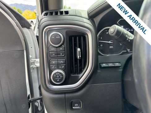 Used 2022 GMC Sierra 3500 Denali w/ Technology Package AWD/4WD image 19