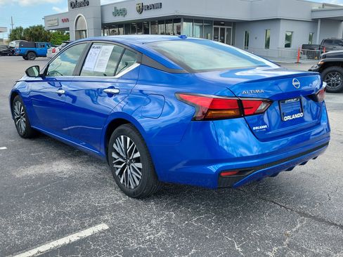 Used 2025 Nissan Altima 2.5 SV FWD image 5