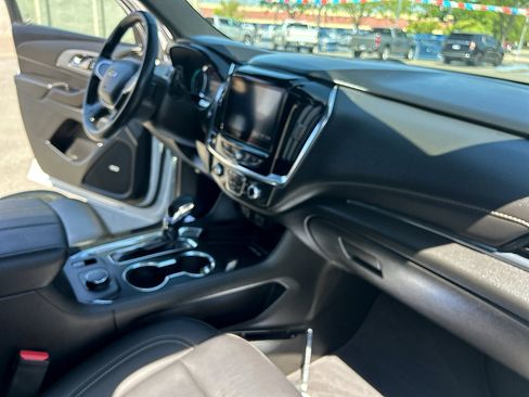 Used 2023 Chevrolet Traverse LT w/ LT Premium Package FWD image 30