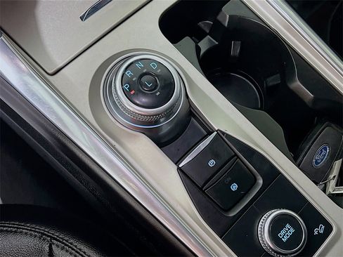 Used 2023 Ford Explorer Limited image 16