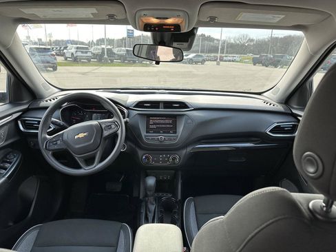 Used 2022 Chevrolet TrailBlazer LT AWD/4WD image 16