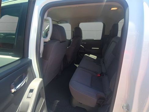 Certified 2025 Nissan Frontier SV w/ Tow Package AWD/4WD image 9