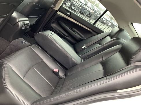 Used 2011 INFINITI G37 Journey w/ Sport Pkg - RWD image 10
