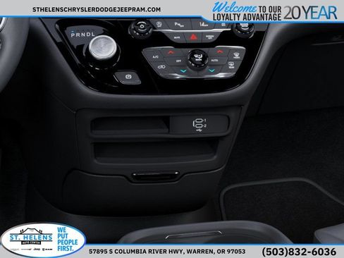 New 2027 Chrysler Pacifica Select FWD image 27
