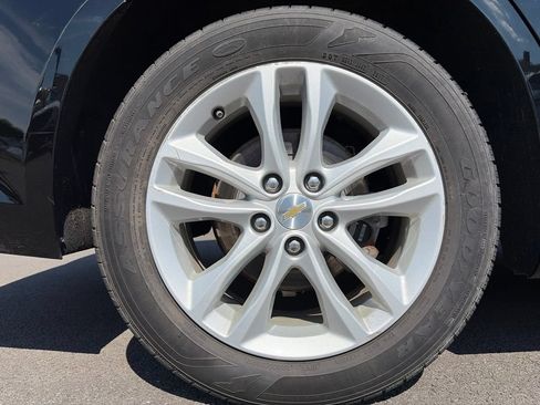 Used 2017 Chevrolet Malibu LT FWD image 22