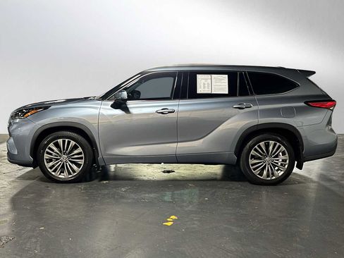 Used 2021 Toyota Highlander Platinum image 6