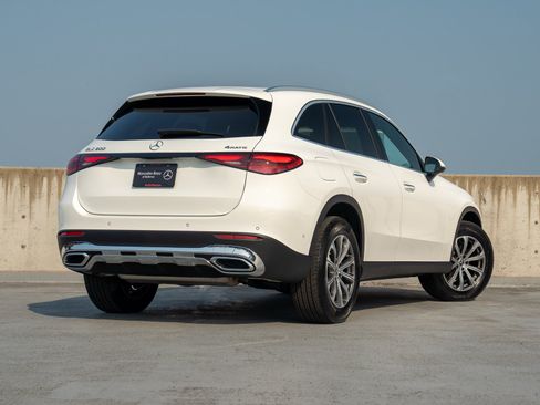 Certified 2026 Mercedes-Benz GLC 300 4MATIC image 4