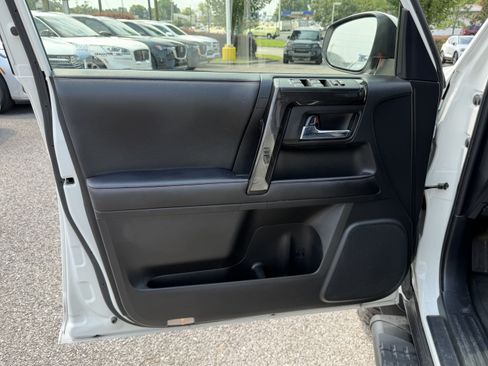 Used 2023 Toyota 4Runner TRD Off-Road Premium w/ Moonroof Package AWD/4WD image 14
