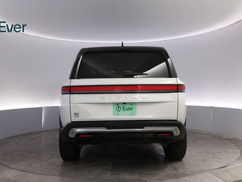 Used 2024 Rivian R1S Adventure AWD/4WD image 15