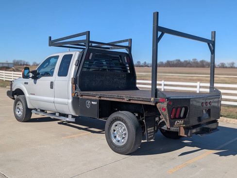 Used 2003 Ford F250 XLT AWD/4WD image 5
