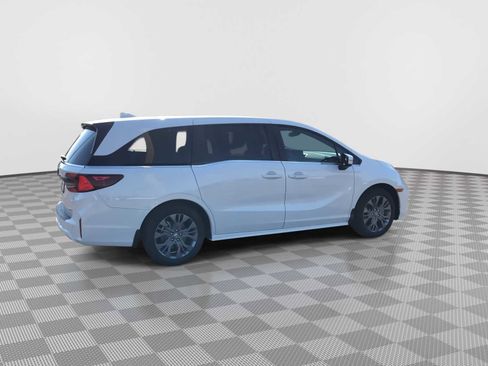 New 2026 Honda Odyssey Touring image 8