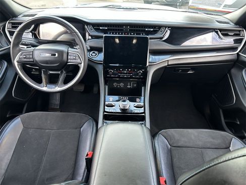 Used 2023 Jeep Grand Cherokee Trailhawk image 12