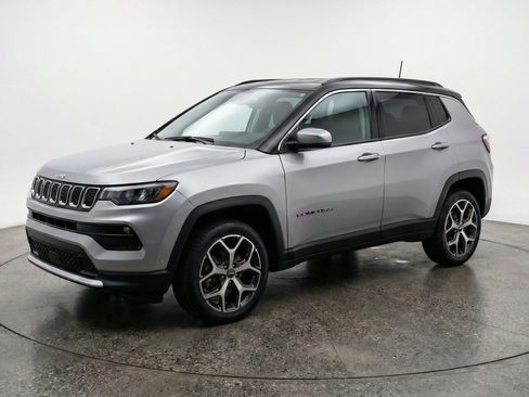 Used 2025 Jeep Compass Limited AWD/4WD image 3