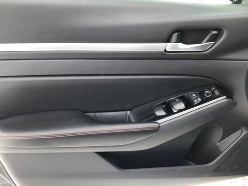 Used 2024 Nissan Altima 2.5 SR image 16