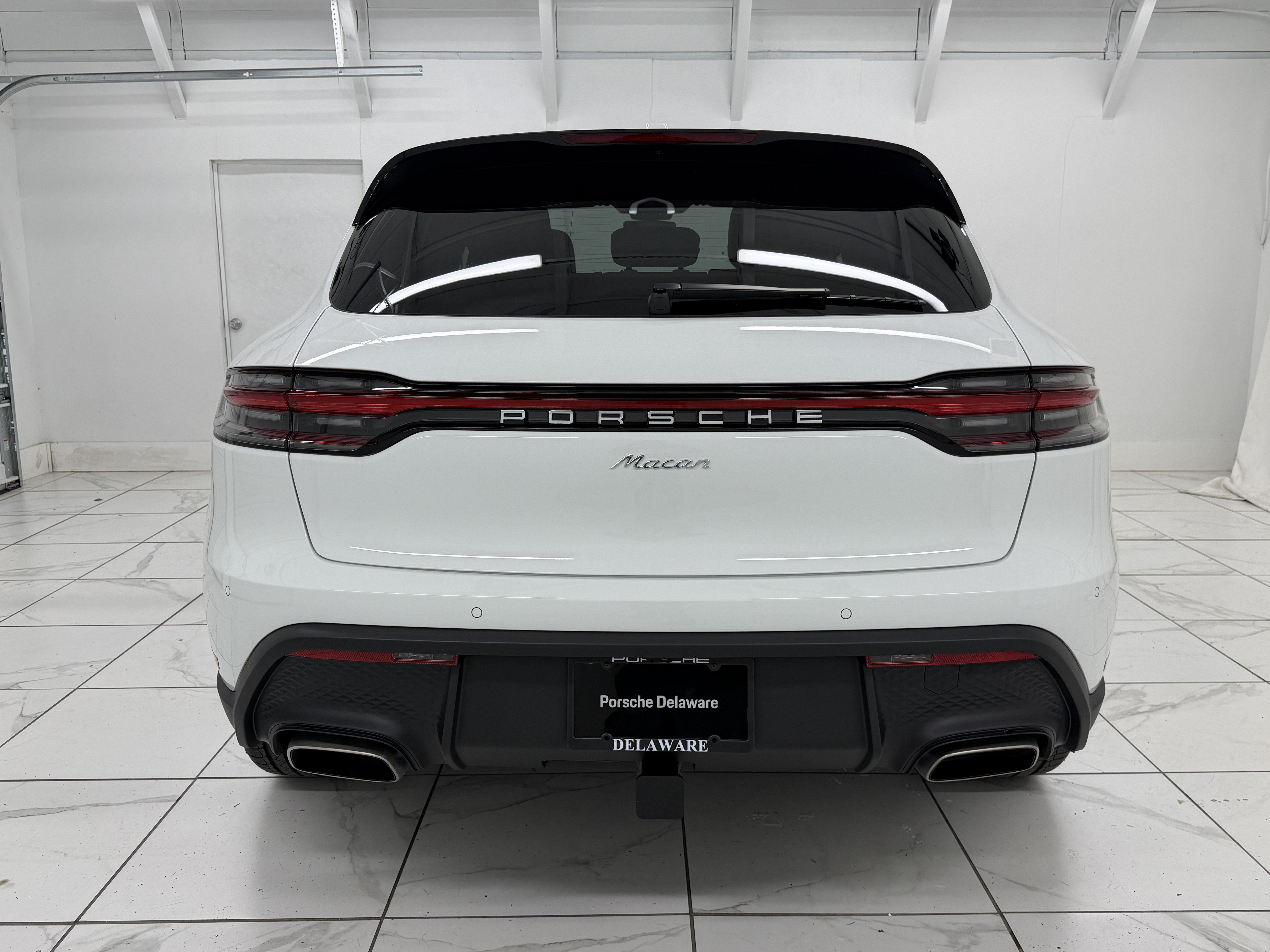 Certified 2026 Porsche Macan AWD/4WD image 13