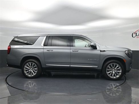 Used 2023 GMC Yukon XL Denali image 6