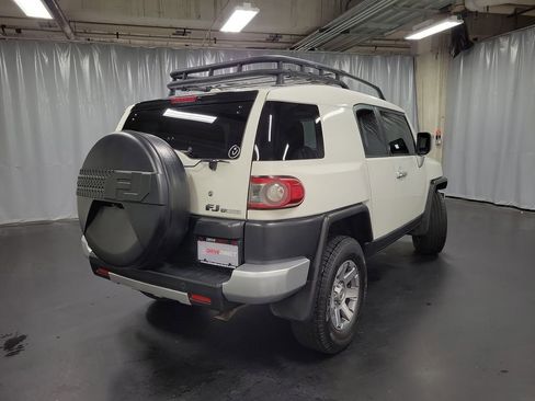 Used 2014 Toyota FJ Cruiser 4WD w/ Upgrade Package image 8
