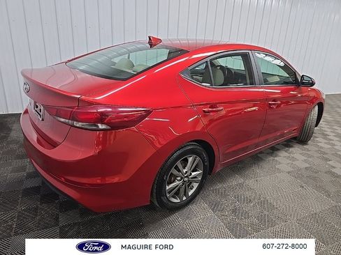 Used 2017 Hyundai Elantra SE w/ SE A/T Tech Package 03 FWD image 12