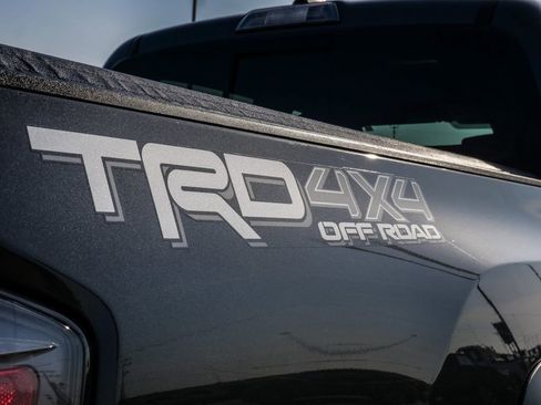 Used 2021 Toyota Tacoma TRD Off-Road image 12