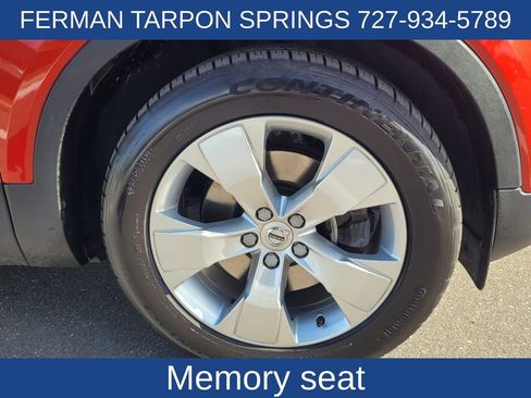 Used 2019 Volvo XC40 T5 Momentum image 12