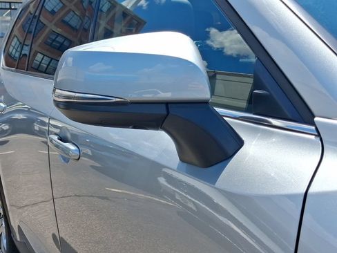 Used 2024 Toyota Grand Highlander AWD image 5
