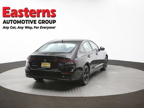 Used 2025 Honda Accord SE image 39