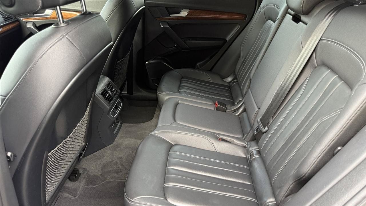 Used 2023 Audi Q5 2.0T Premium w/ Convenience Package AWD/4WD image 24