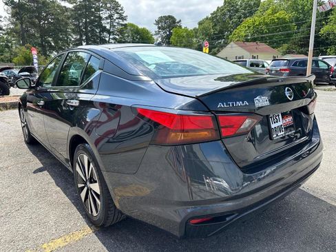 Used 2021 Nissan Altima 2.5 SV FWD image 6