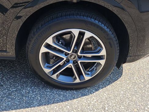 Certified 2025 Audi Q5 Premium w/ Convenience Package AWD/4WD image 10