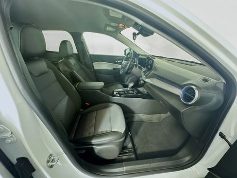 Used 2025 Chevrolet Trax LT w/ LT Convenience Package image 30