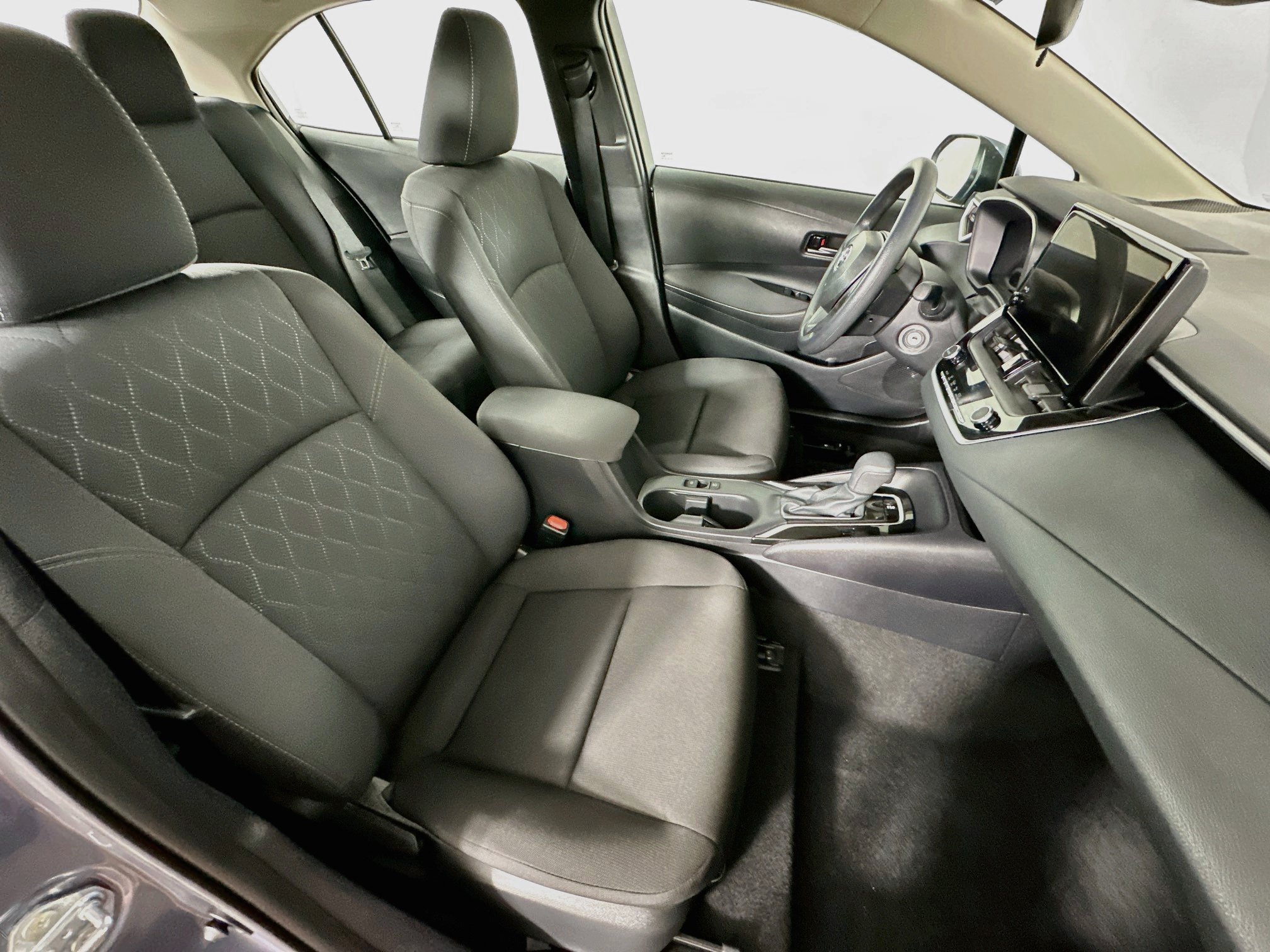 Used 2026 Toyota Corolla LE FWD image 30