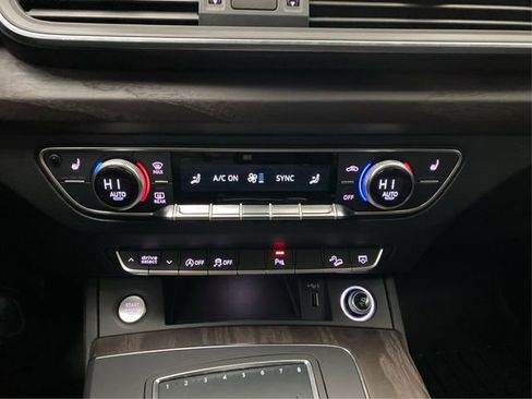 Used 2018 Audi Q5 2.0T Premium Plus w/ Premium Plus Package image 32