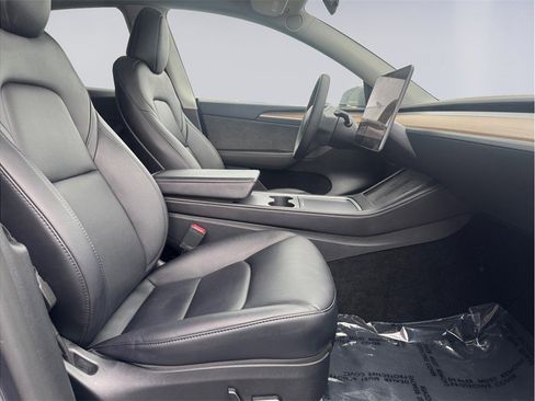 Used 2023 Tesla Model Y 2WD image 15