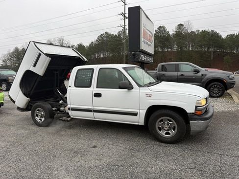 Used 2001 Chevrolet Silverado 1500 2WD Extended Cab w/ Exterior Appearance Pkg image 1