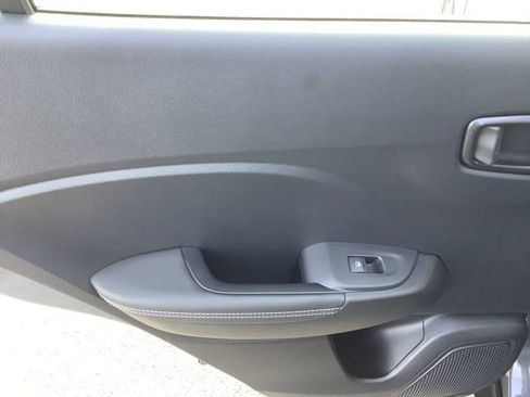 New 2026 Hyundai Venue SEL FWD image 19