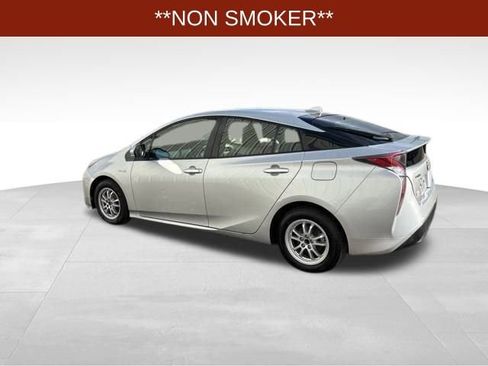 Used 2016 Toyota Prius Two image 4