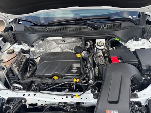 Used 2025 Chevrolet Trax LT image 31