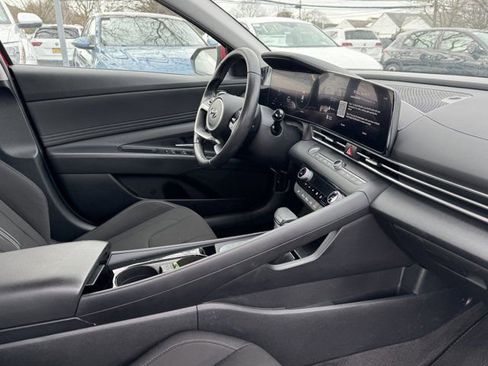 Used 2023 Hyundai Elantra SEL w/ Convenience Package image 25
