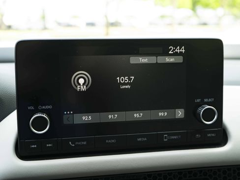 Used 2025 Honda HR-V LX image 31